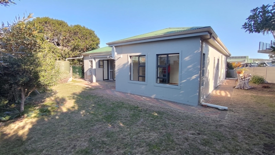 2 Bedroom Property for Sale in Stilbaai Wes Western Cape